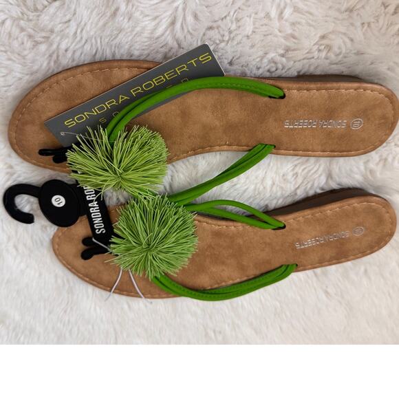 Sondra Roberts Women's Green Koosh Ball Sandal Size 10 - Picture 3 of 6